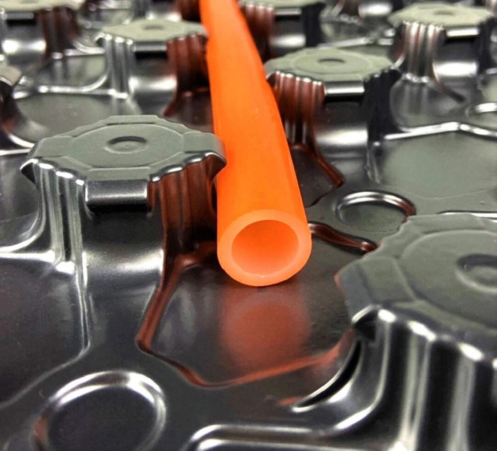 SYSTÉMOVÁ DOSKA PRE PODLAHOVÉ KÚRENIE S VÝSTUPKAMI - celková hrúbka 30 mm